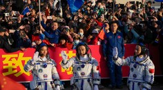 Čínska kozmická loď s najmladšou posádkou odštartovala k vesmírnej stanici