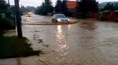Pri Hlohovci vyčíňala povodeň! Ľudia prišli o celé statky