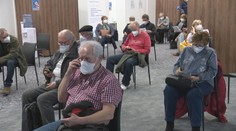 Tretia dávka vakcíny opäť otvára veľkokapacitné centrá. Niekde je však záujem stále nízky