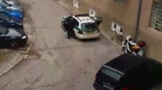 Toto ešte policajti nezažili. Stali sa obeťami kuriózneho útoku