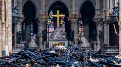 Miliardári a firmy sľúbili na obnovu Notre-Dame už 700 miliónov eur