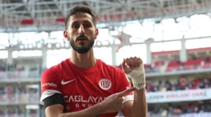V Turecku po zápase zadržali izraelského futbalistu. Dôvodom je gesto po strelenom góle