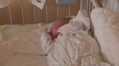 Budúce mamičky, ak chcete rodiť doma, nečakajte odbornú pomoc