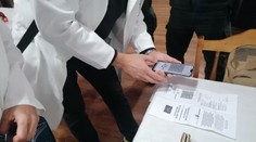 Očkovanie či testy zamestnancov môžu začať kontrolovať už v piatok