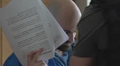 Muž, ktorý na zábave v Horovciach zabil dvoch chlapcov, na súde prvýkrát ukázal svoju tvár
