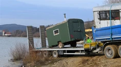 V okolí Domaši začali odstraňovať takmer tristo čiernych stavieb
