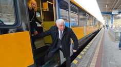 Minister dopravy sa previezol ranným RegioJetom