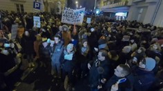 Poliaci vyšli do ulíc. Protestujú proti sprísneniu zákona o potratoch