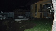 Zosuv pôdy pri Piešťanoch: Dom sa takmer prepadol do obrovského krátera