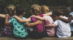 Rakúsko zníži prídavky na deti v zahraničí