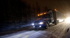 USA zasiahli snehové búrky a mráz, skomplikovali dopravu