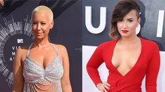 Móda z odovzdávania cien MTV: Rozhádané prsia a tanečnica len v mininohavičkách