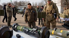 NATO spolupracuje so zbrojárskymi firmami na veľkých dodávkach zbraní na Ukrajinu