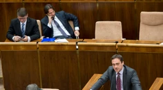 Opozícia odvoláva Roberta Kaliňáka pre kauzu Bašternák