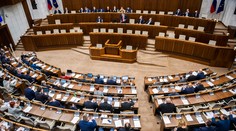 Parlament schválil obrannú dohodu Slovenska s USA, prezidentka ju následne ratifikovala