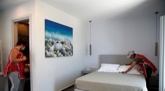 Hoteliéri aj podnikatelia v gastro sektore budú môcť opäť požiadať štát o pomoc