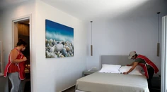 Hoteliéri aj podnikatelia v gastro sektore budú môcť opäť požiadať štát o pomoc