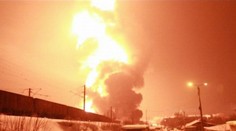 Obrovský požiar v Rusku: Vykoľajený vlak hasilo 300 hasičov