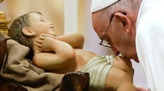 Pápež na Zelený štvrtok umyje nohy utečencom