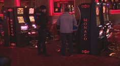 Pozreli sme sa, ako vyzerá policajná kontrola kasín. Vstup má do nich u nás zakázaných vyše 100-tisíc ľudí