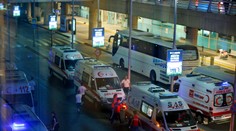 Výbuch bomby v Istanbule zranil najmenej 10 civilistov a poškodil autá