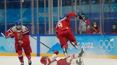 Prvý šok na úkor favorita. Česko si vylámalo zuby na dánskom brankárovi