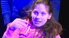 Hendikepovaná Denisa ohuruje divákov. Nenávidený vozík zahodila