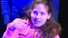 Hendikepovaná Denisa ohuruje divákov. Nenávidený vozík zahodila