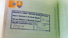 Ak budete cez voľby na plánovanej dovolenke v zahraničí, takto neprídete o hlas
