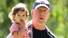 Hollywoodsky multiotecko! Bruce Willis bude mať ďalšie dieťa
