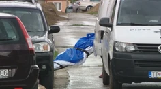 Študent, ktorý v Cíferi zavraždil otca 40 bodnými ranami, do basy nepôjde. Bol vraj nepríčetný