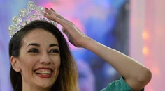 Dílerka drog vyhrala miss. Oslavovať bude, keď ju pustia z väzenia