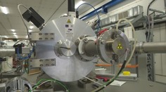 Aj na Slovensku vieme analyzovať najmenšie časti materiálov. Toto zariadenie slúži mladým vedcom