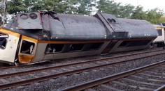 V Španielsku sa vykoľajil vlak. Zomreli najmenej štyria ľudia