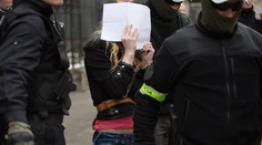 Sheilu, ktorá sa vyhrážala prezidentke, poslal súd do väzby
