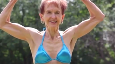 Za svoje telo sa nehanbí. Takto vyzerá 73-ročná fitnesska