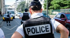 Muž, ktorý vo Francúzsku zranil policajtku a postrelil troch mužov zákona zomrel