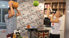 Kvetka s Dodom sa chystajú do kuchyne. Trafí sa moderátorka nožom do tekvice?