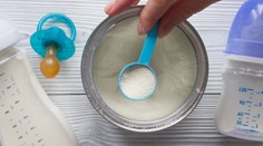 ÚVZ upozorňuje na nevyhovujúcu počiatočnú dojčenskú mliečnu výživu. Môže spôsobiť závažné ochorenie