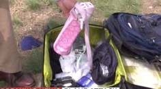 Nechutné! Reportéri sa na mieste tragédie prehrabávali vo veciach obetí