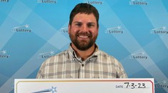 Muža postretlo neuveriteľné šťastie. V piatok sa oženil, o deň neskôr vyhral v lotérii krásnu sumu