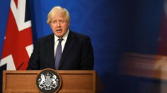 Britský premiér Johnson oznámil zmeny v oblasti cestovania i ďalšie opatrenia