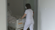 Minimálne 82 slovenským nemocniciam hrozí, že nebudú mať na výplaty pre lekárov a zdravotníkov