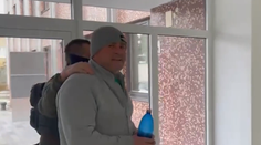 Označujú ho za mafiána a v minulosti vraždil. Teraz muža sudca vzal do väzby