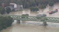 Dunaj vzbudzoval veľký rešpekt, v utorok sa naň prišli pozrieť stovky ľudí