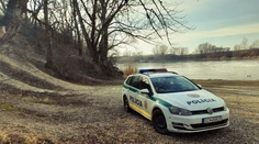 Hrozivý nález rybára, v rieke zbadal telo. Polícia vyšetruje smrť muža ako vraždu