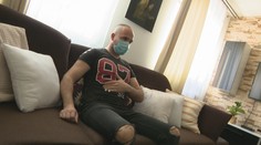 Mužovi komplikuje život črevná baktéria Yersinia. Lekári mu s bolesťami vraj pomôcť už nevedia