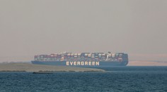 Loď Ever Given, ktorá blokovala Suezský prieplav, opustila egyptské vody po 112 dňoch
