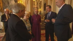 Cameron má na krku diplomatický škandál! Ohováral iné štáty pred kráľovnou