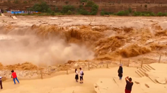 Tieto vodopády sa nedajú opísať slovami. Pripomínajú totiž splašky